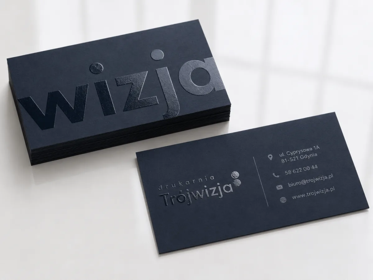 Ciemne wizytówki firmowe z błyszczącym lakierem wybiórczym UV na logo