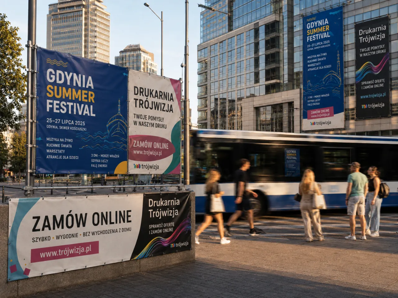 Banery reklamowe eksponowane w przestrzeni miejskiej
